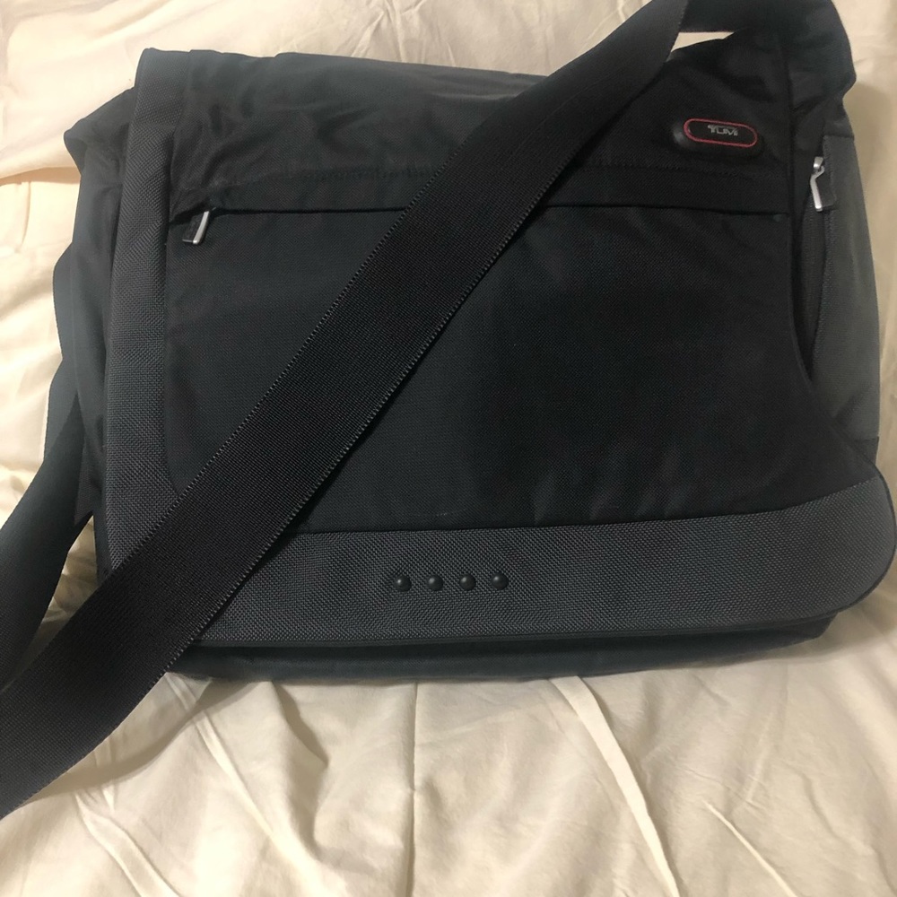 TUMI MESSENGER BAG